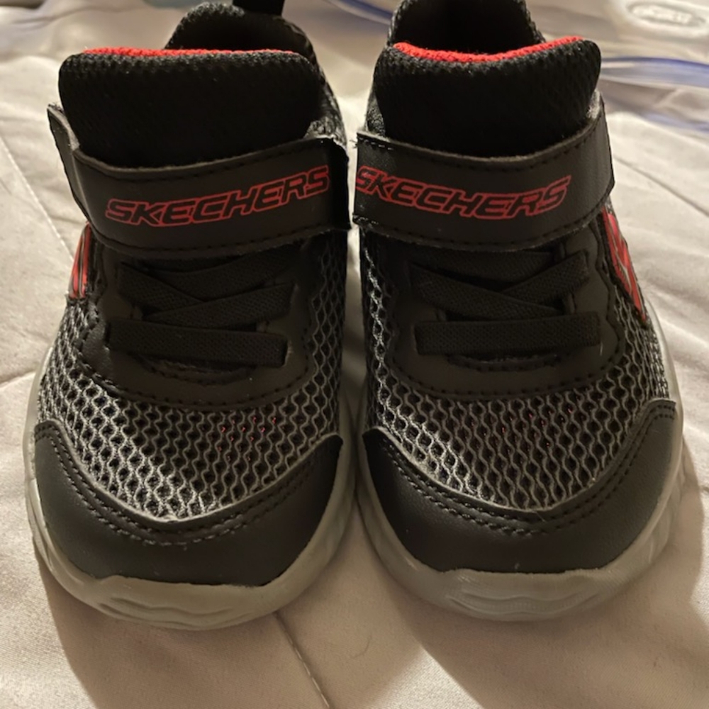 Boys Sketchers